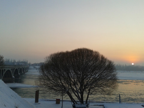 伊犁河之冬
