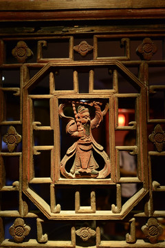 古典窗棱木雕
