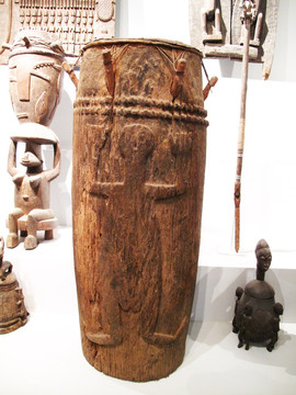 浮雕鼓 非洲雕刻