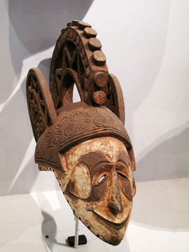 轮状顶盔式面具 非洲雕刻