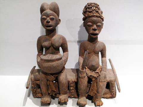 端坐的酋长夫妇 非洲雕刻
