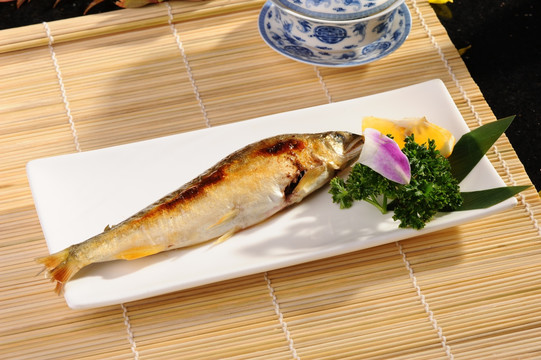 碳烤香鱼