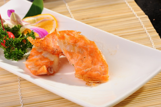 美味三文鱼骨
