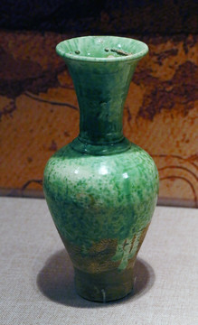 绿釉敞口瓶
