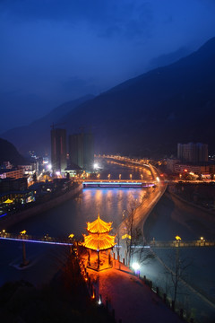 汶川县城夜景