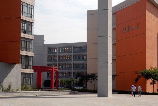 郑州大学 211学校