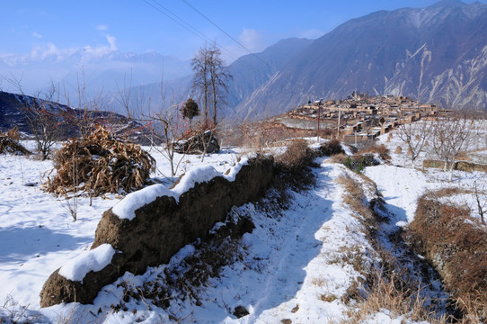 汶川萝卜寨瑞雪