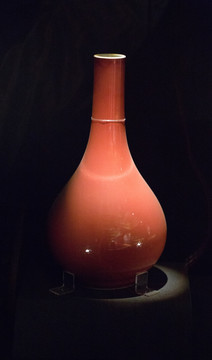霁红釉胆式瓶