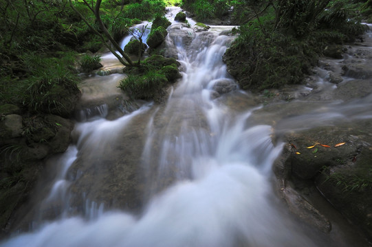 山泉溪水