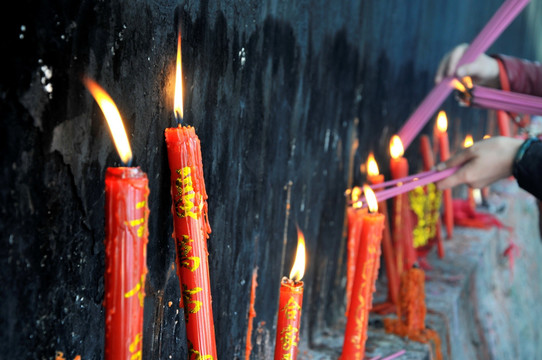 福州凉山西禅寺 红蜡烛