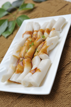 广东鲍汁蒸肠粉