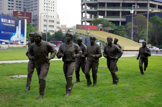 国足球员雕像