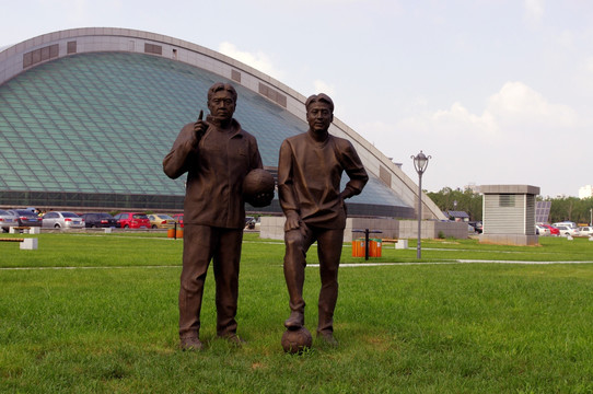 国足球员雕像