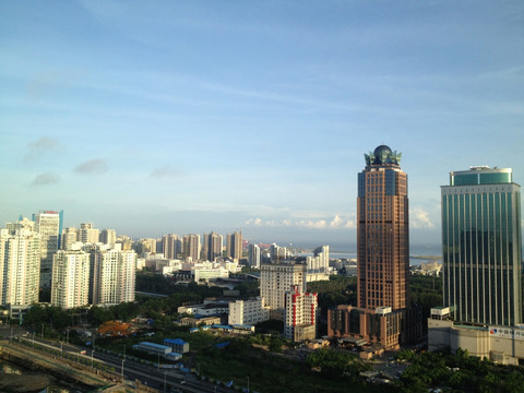 海滨城市海口建筑群鸟瞰景观图片