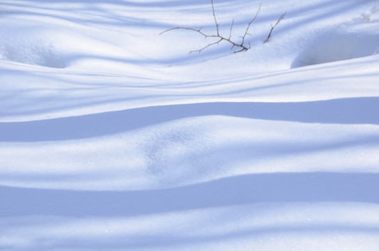 山林雪景