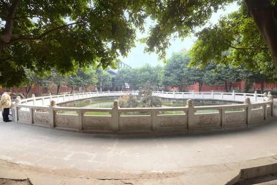 成都昭觉寺放生池
