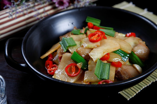 干锅榨菜头