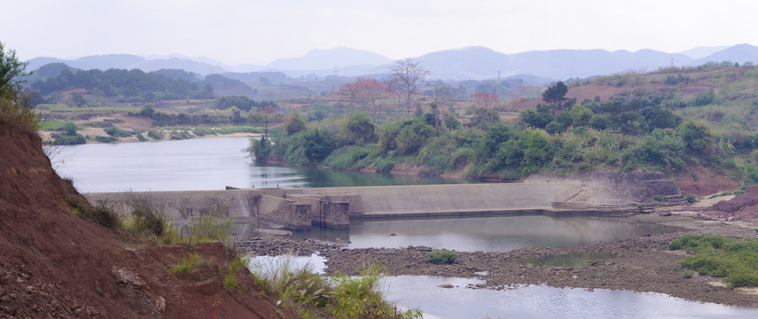 水坝