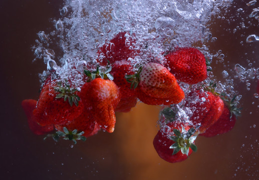水中水果草莓