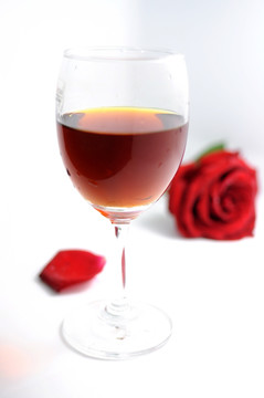 红酒与玫瑰花