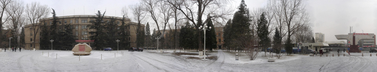 首都师范大学老楼180度雪景