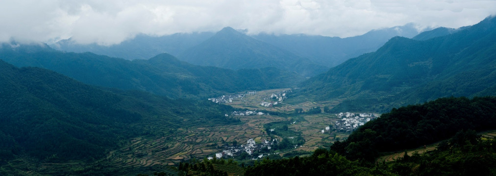 婺源江岭梯田全景