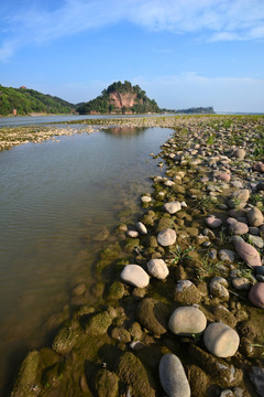 乐山乌尤山河滩景观