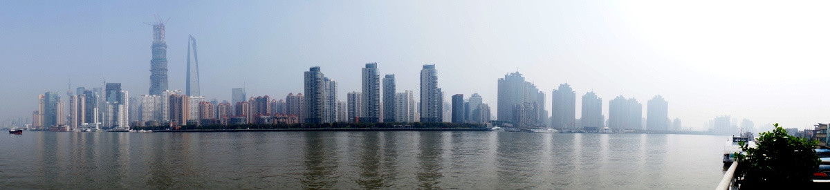 上海外滩陆家嘴高层住宅群全景