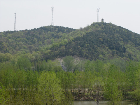 青山铁塔