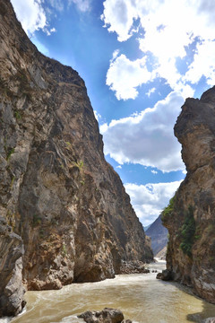 虎跳峡中虎跳峡