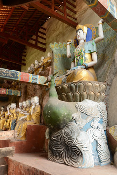 黄龙溪大佛寺观音雕塑