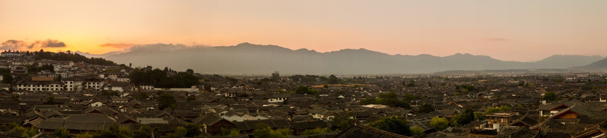 丽江大研古城全景日出