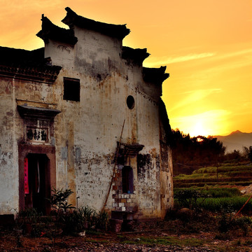 夕阳下的古建