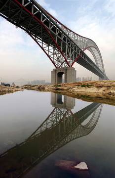 婀娜多姿的世界第一拱桥