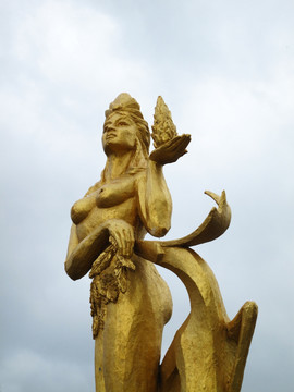森林女神雕塑