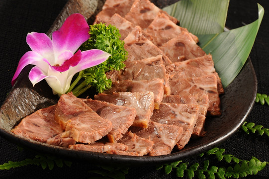 秘制酱牛肉