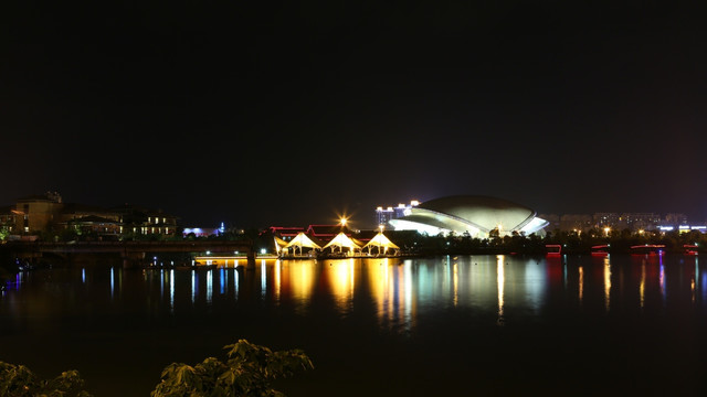 灵湖夜景