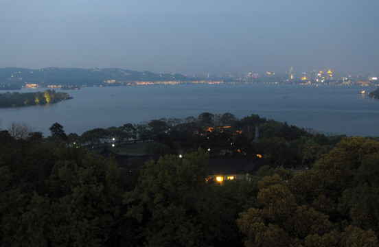 杭州西湖 夜眺杭州