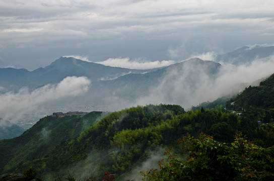 高山