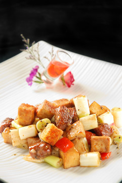大葱鹅肝牛肉粒