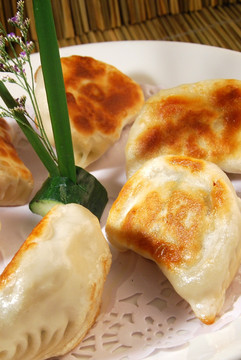 韭香煎饺