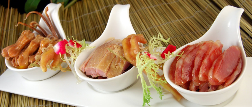 腊味三拼