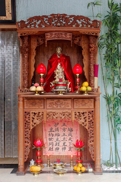 饭店里供奉的关公像