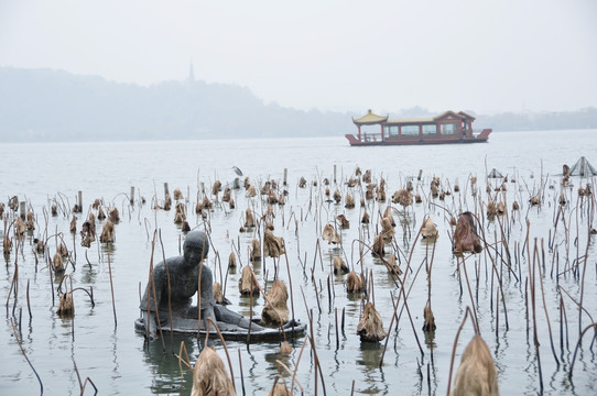杭州西湖采莲女雕塑