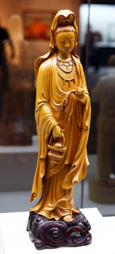 黄杨木雕观音菩萨像