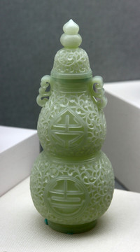 玉雕香草纹大吉葫芦瓶