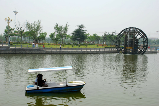 台儿庄运河的黄河水车