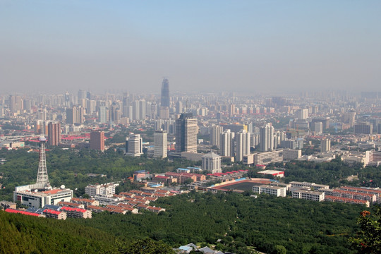 济南千佛山俯视济南城建筑