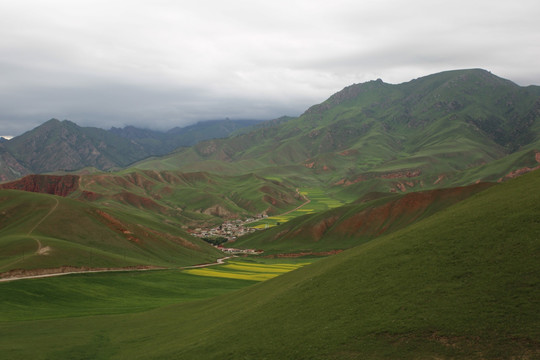 青海祁连山县卓尔山