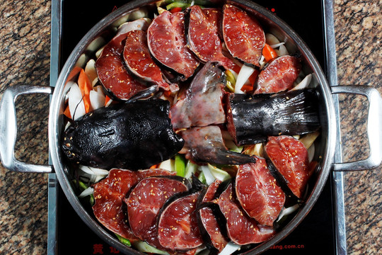 黄记煌三汁鲶鱼焖锅